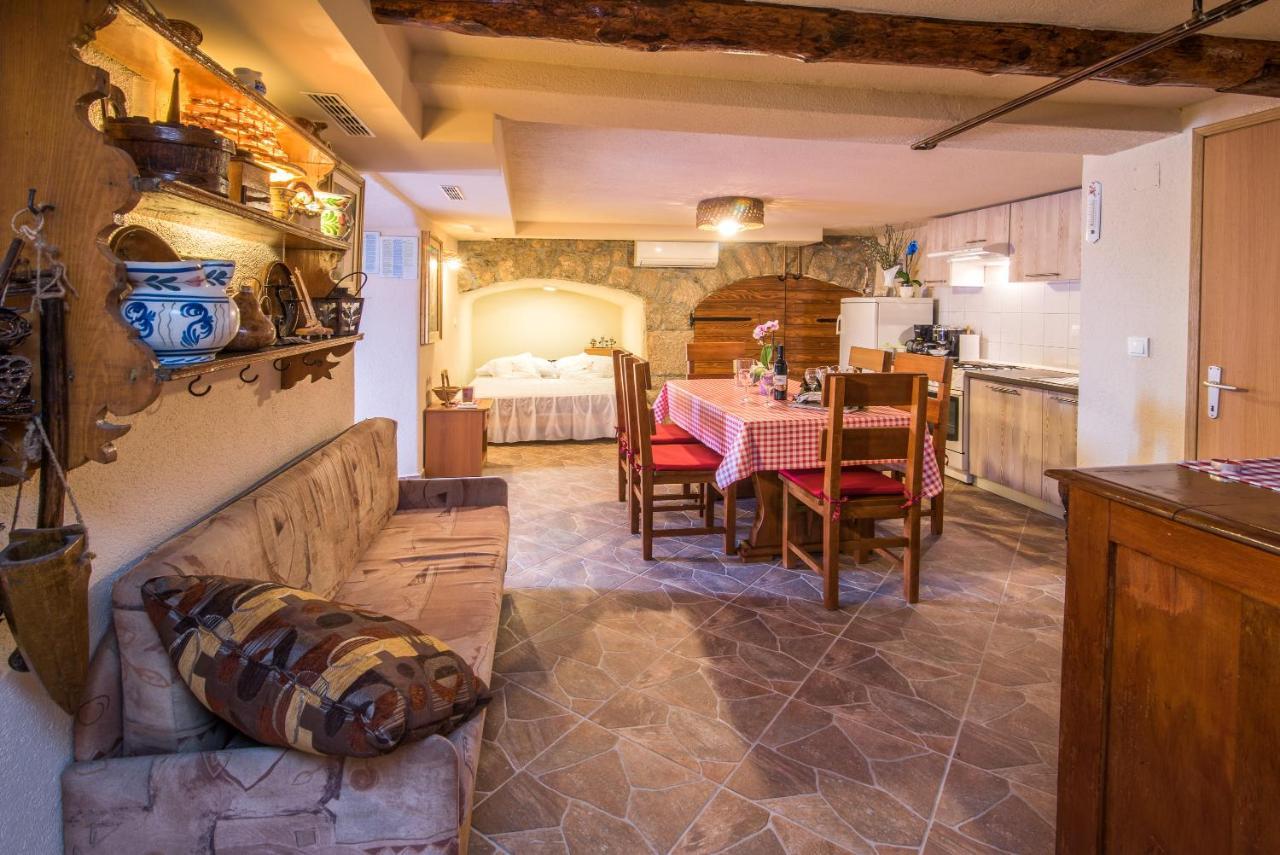 Apartment Samanic Малинска Екстериор снимка